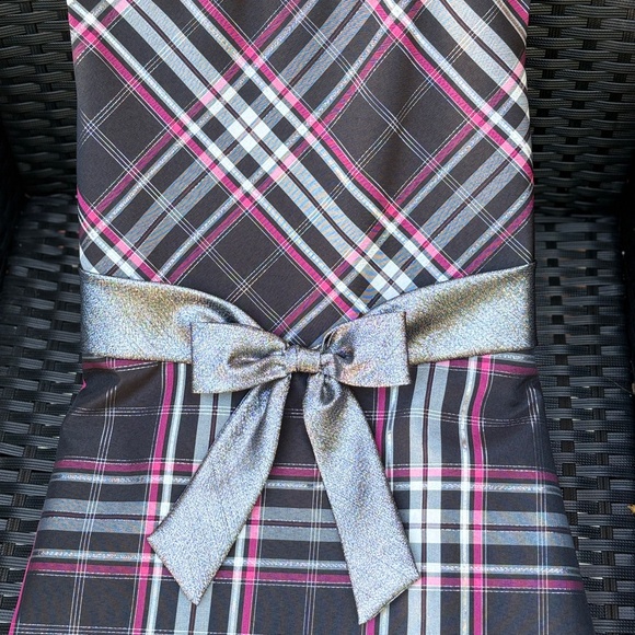 Chic Plaid Party Dress with Metallic Bow – Size 12 - Picture 2 of 4